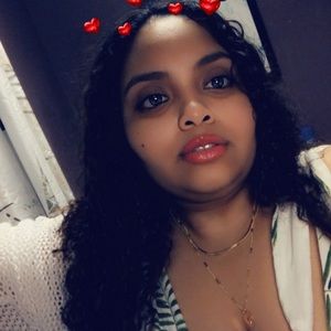 Meet your Posher, Taisha